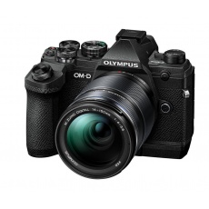 Olympus OM-D E-M5 III black + 14-150