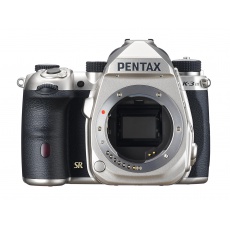 Pentax K-3 III tělo stříbrné + Objektiv Pentax 50/1,8 Pentax K-3 III tělo stříbrné + Objektiv Pentax 50/1,8