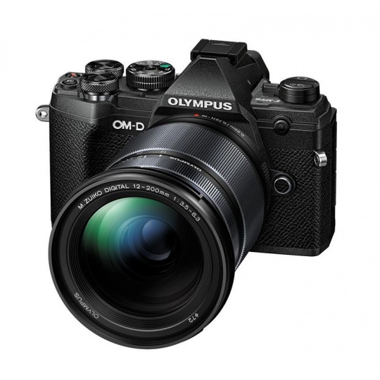 Olympus OM-D E-M5 III black + 12-200